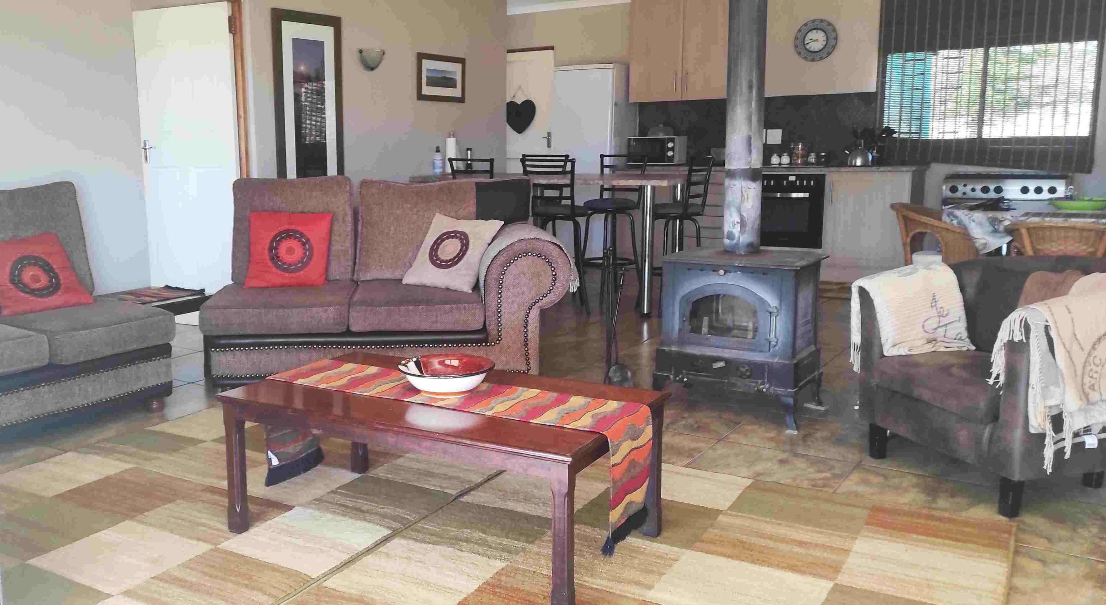 Lounge_cropped